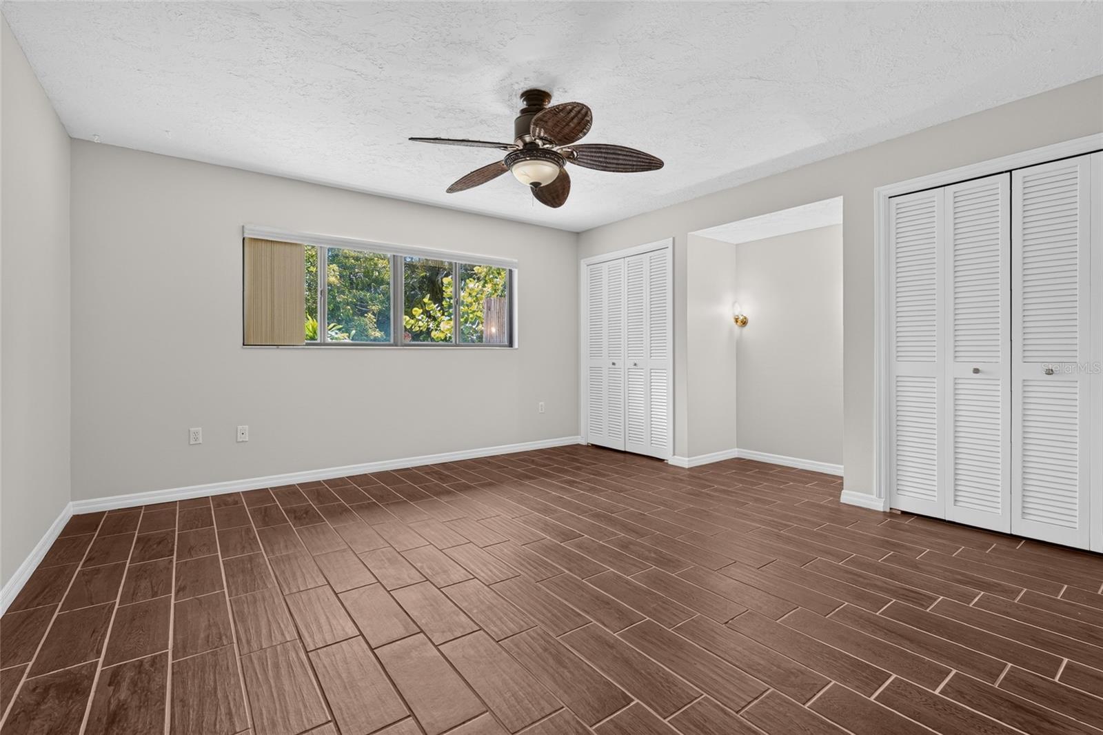 COUNTRY PLACE - Residential