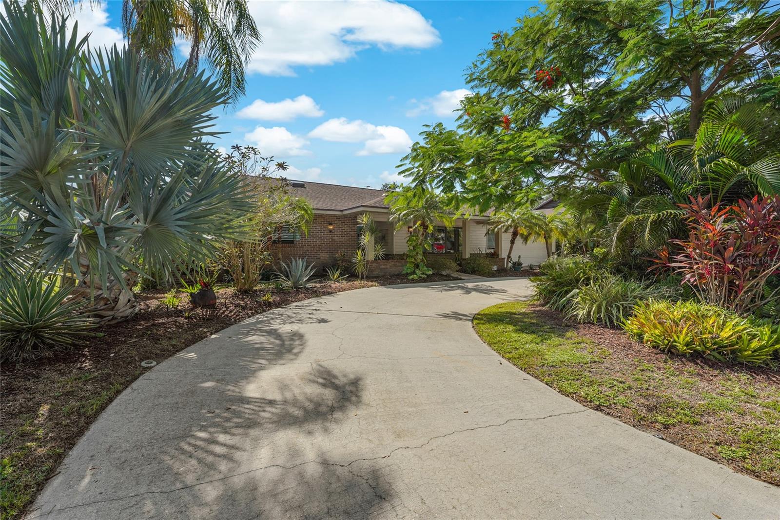 COUNTRY PLACE - Residential