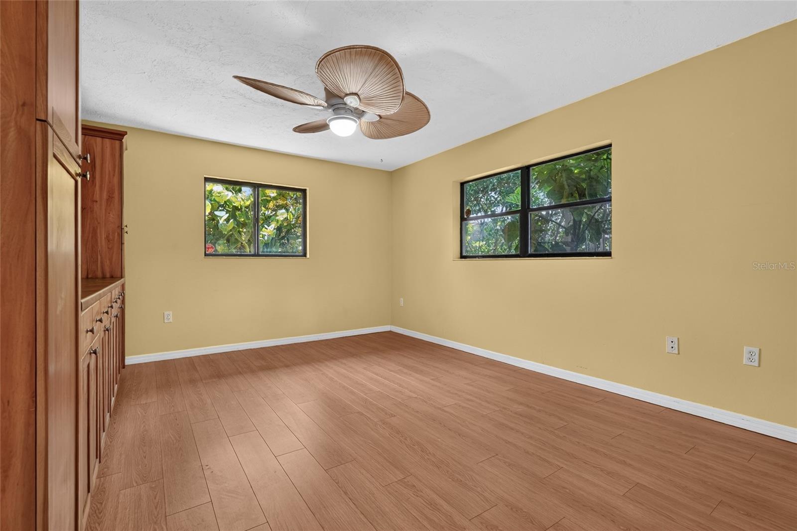 COUNTRY PLACE - Residential