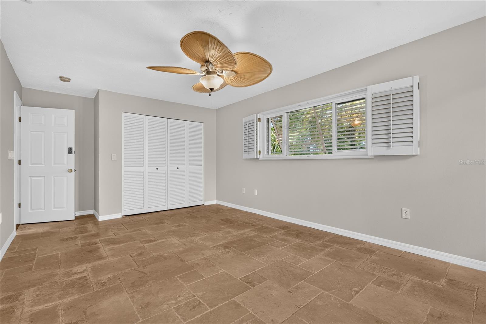 COUNTRY PLACE - Residential