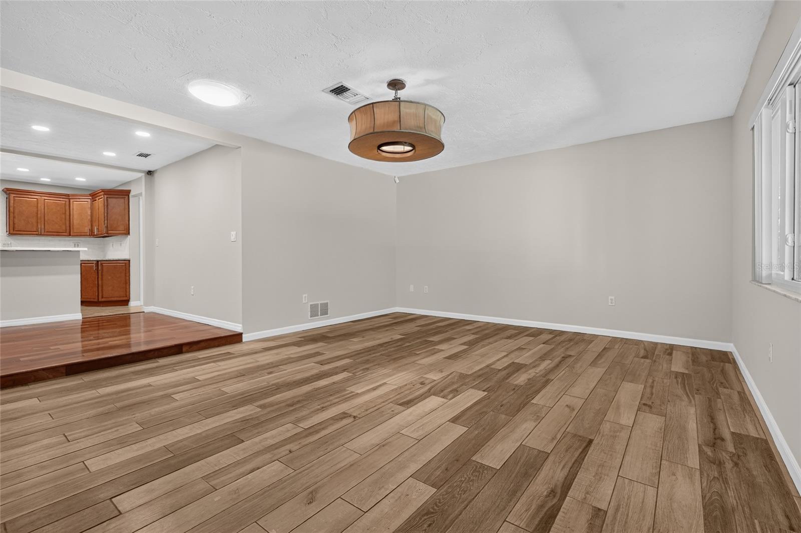 COUNTRY PLACE - Residential