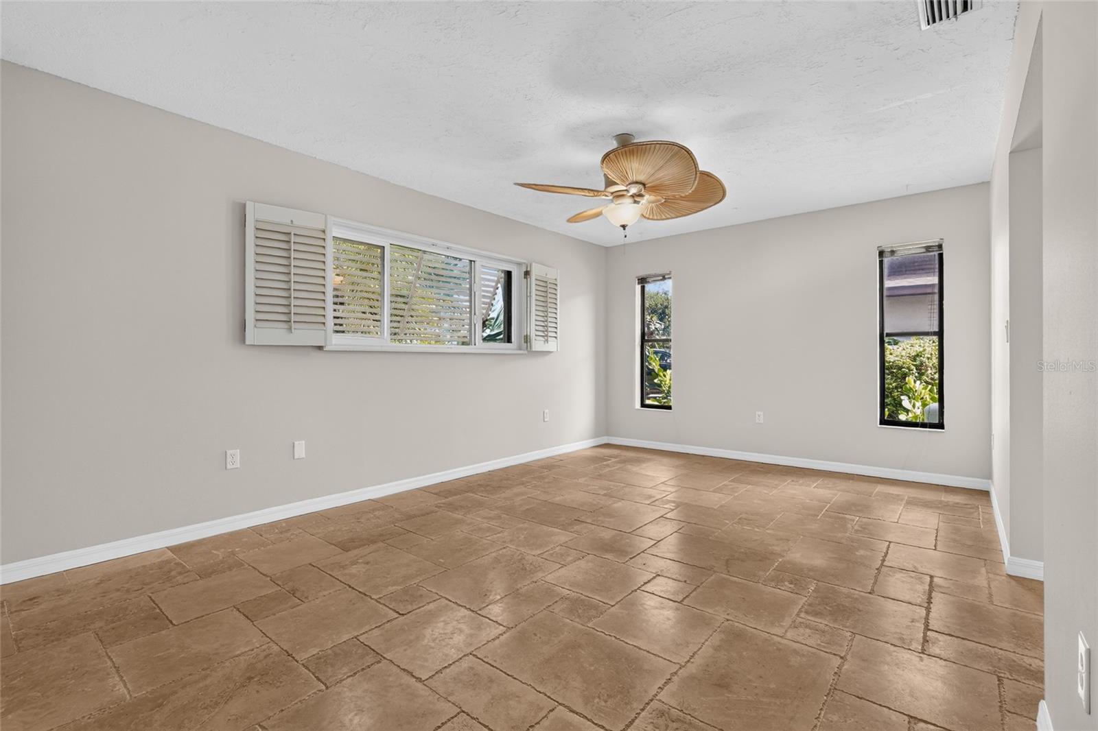 COUNTRY PLACE - Residential
