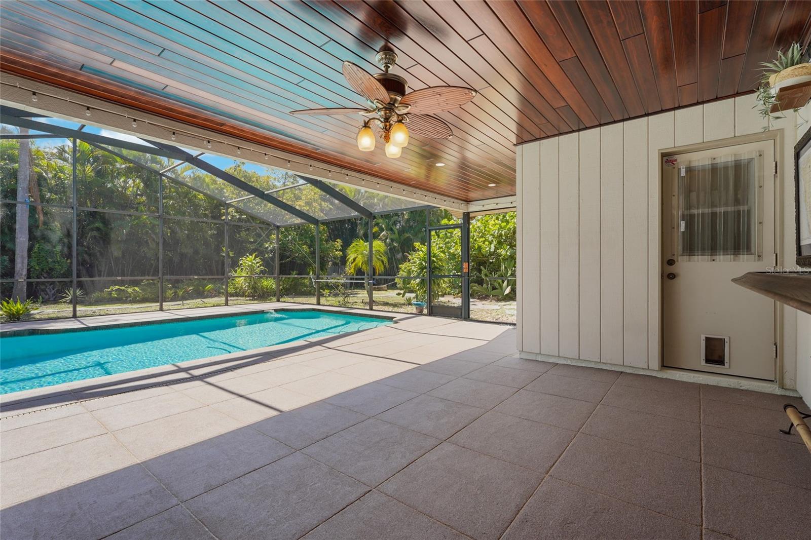 COUNTRY PLACE - Residential