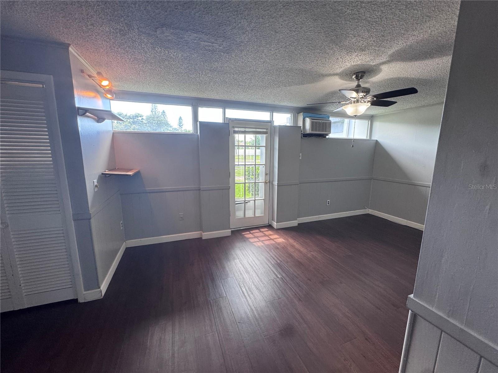 KAPOK MANOR CONDO - Residential