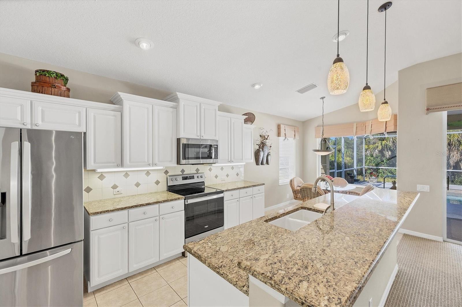 PELICAN POINTE GOLF & COUNTRY CLUB - Residential