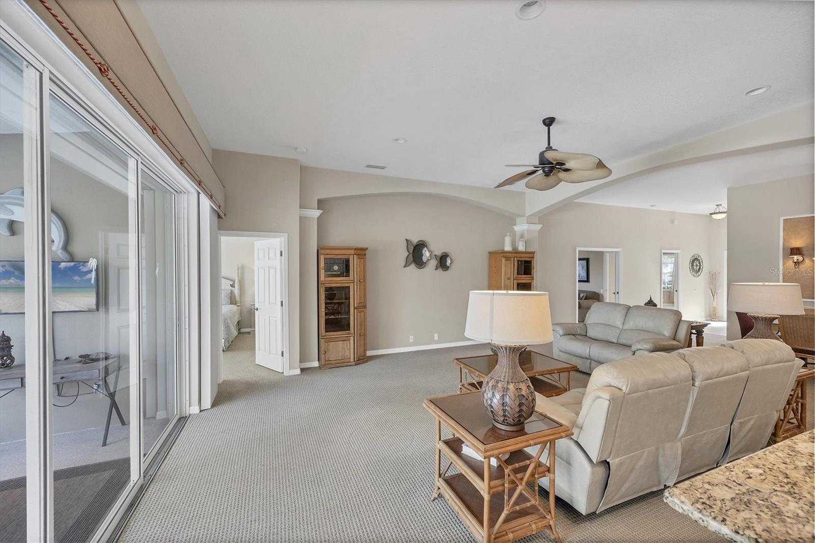 PELICAN POINTE GOLF & COUNTRY CLUB - Residential