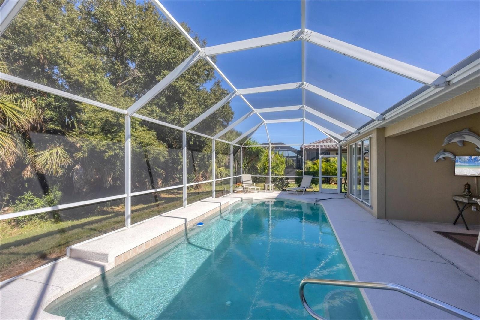 PELICAN POINTE GOLF & COUNTRY CLUB - Residential