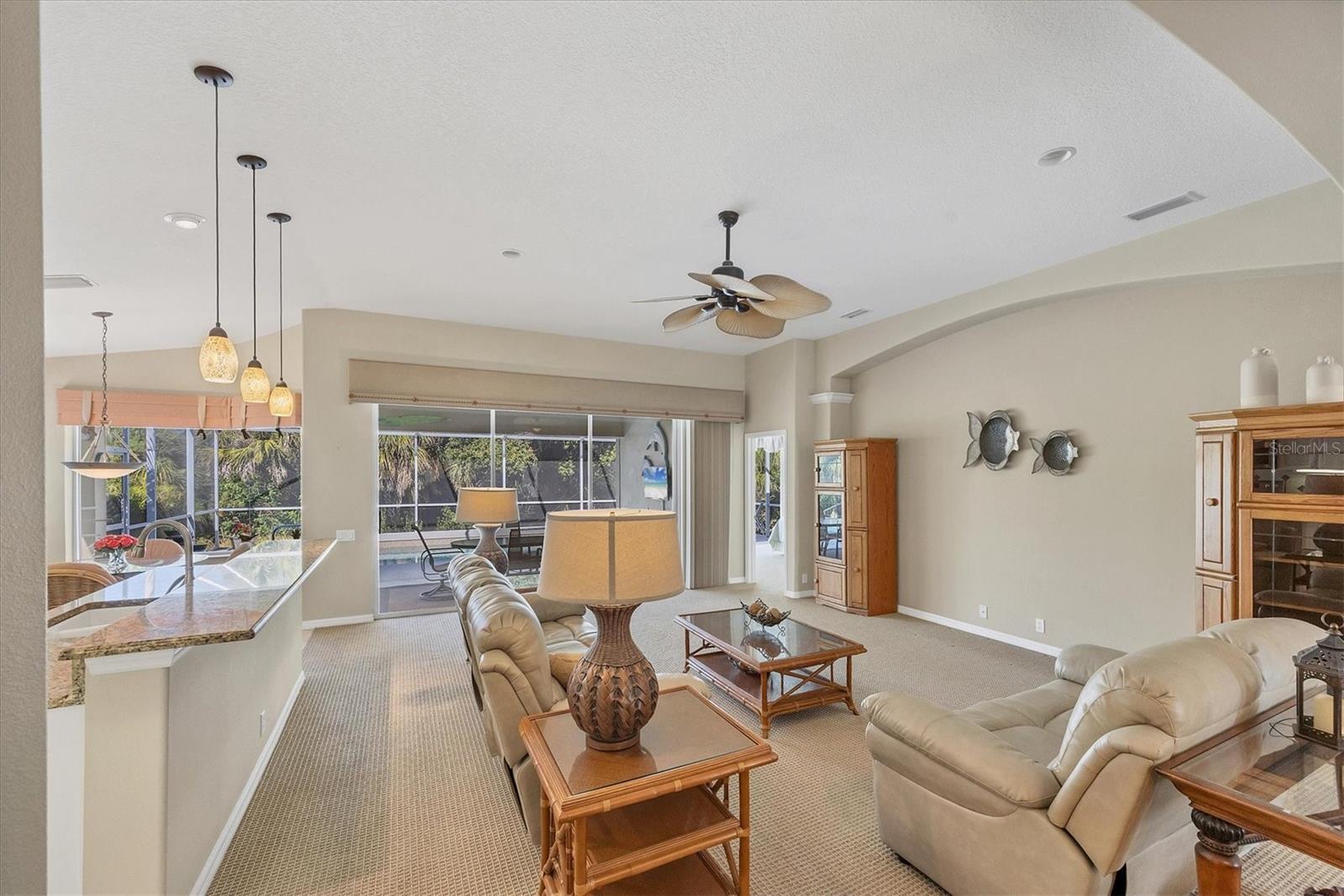 PELICAN POINTE GOLF & COUNTRY CLUB - Residential