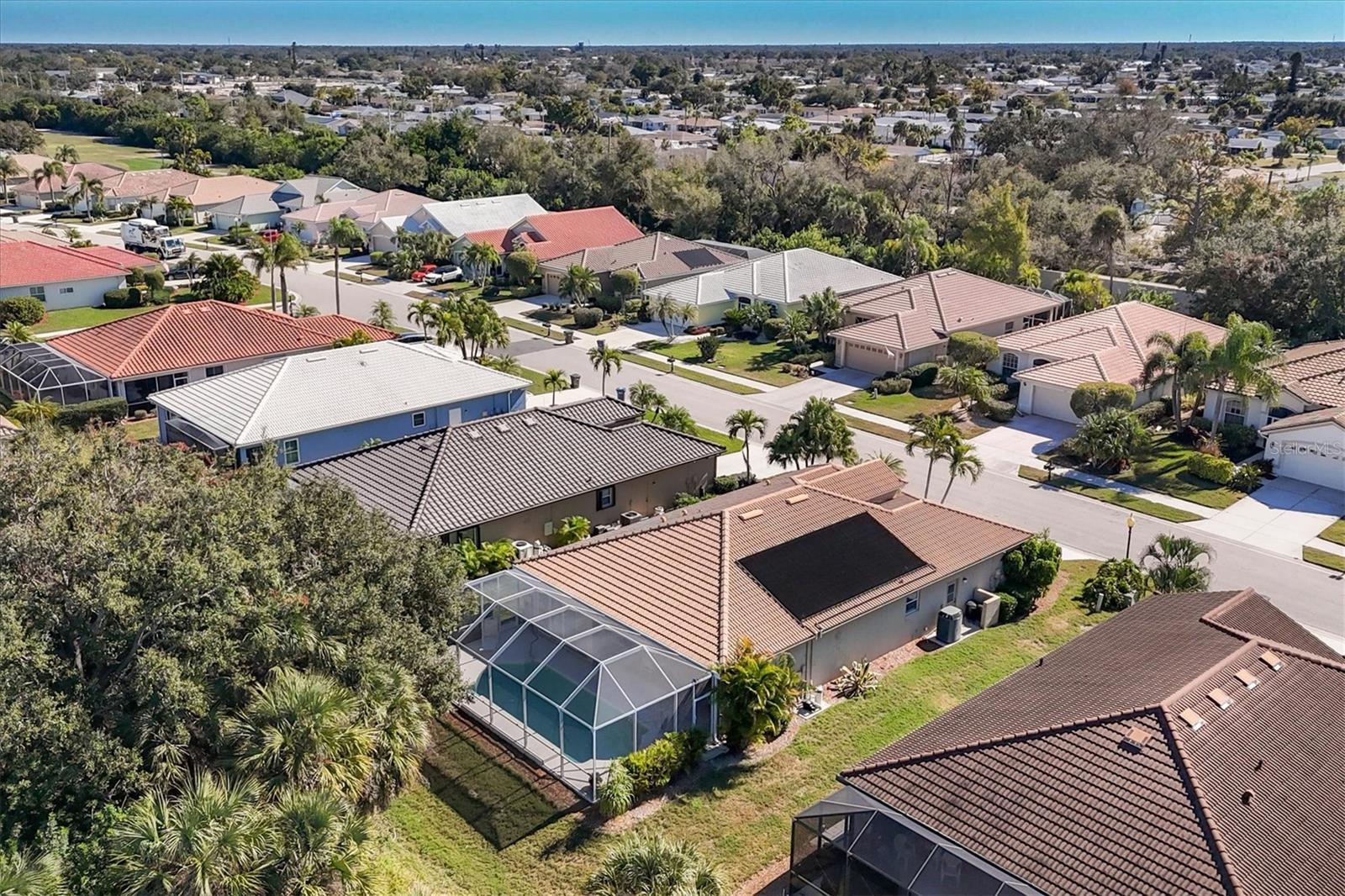 PELICAN POINTE GOLF & COUNTRY CLUB - Residential