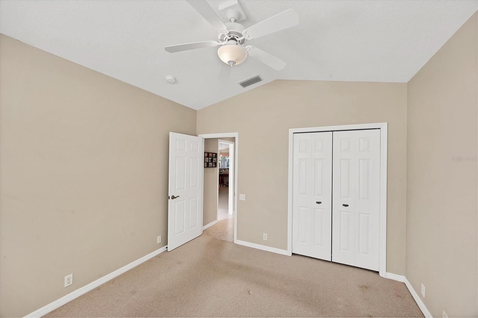 PELICAN POINTE GOLF & COUNTRY CLUB - Residential