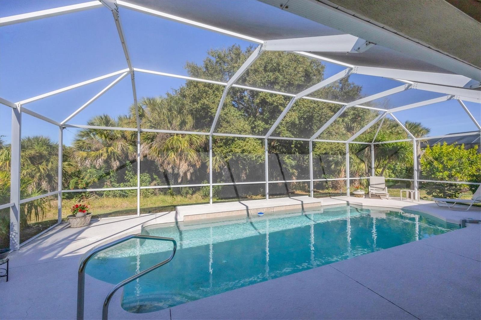 PELICAN POINTE GOLF & COUNTRY CLUB - Residential