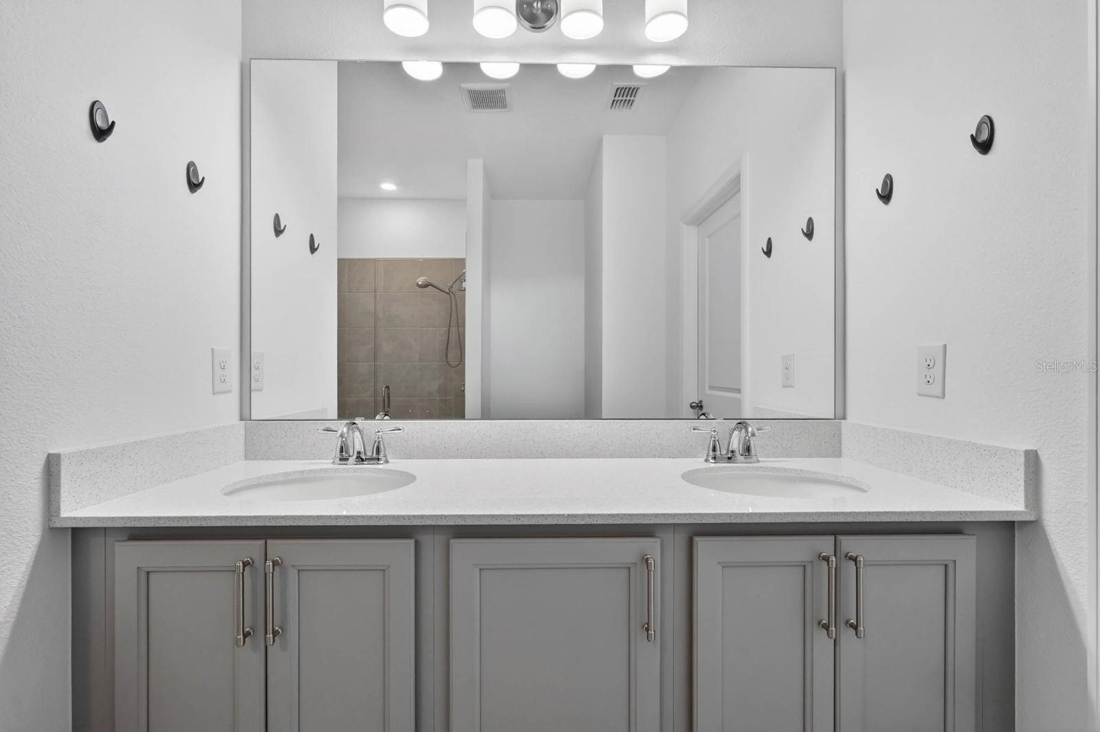 HAMPTON OAKS - Residential