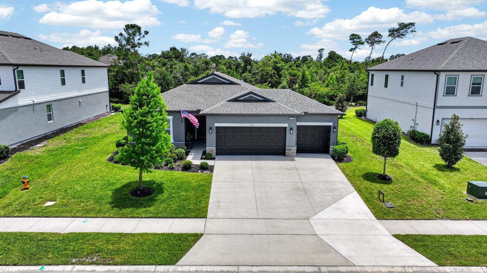 HAMPTON OAKS - Residential