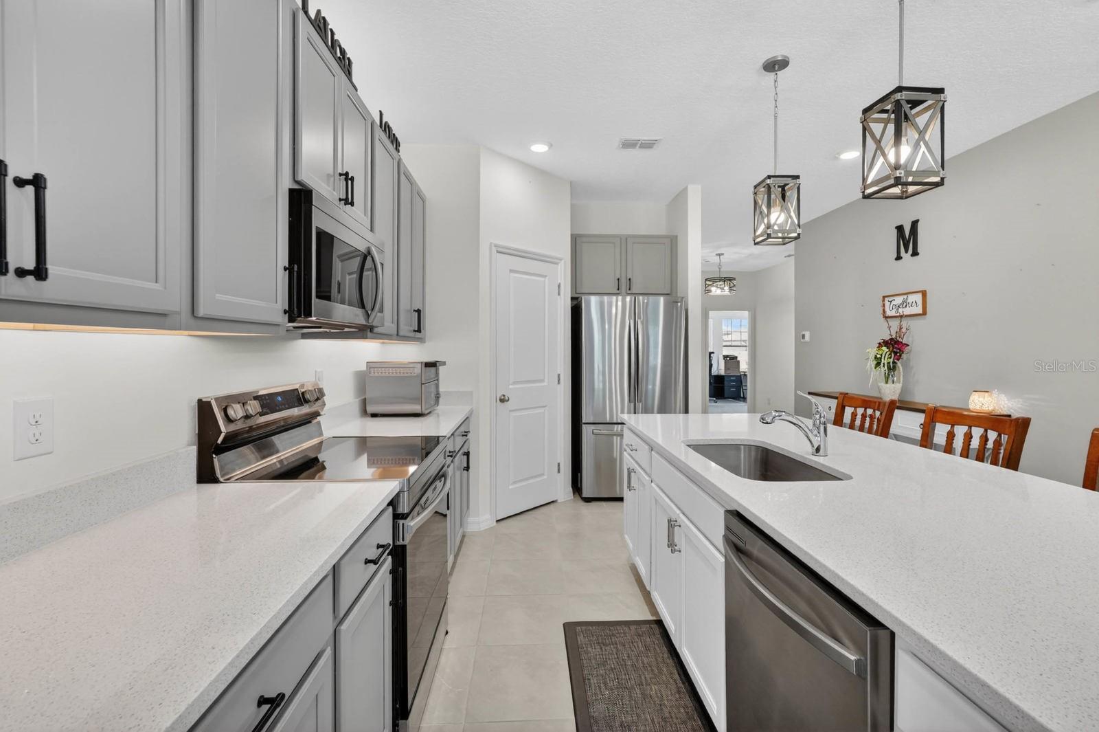 HAMPTON OAKS - Residential