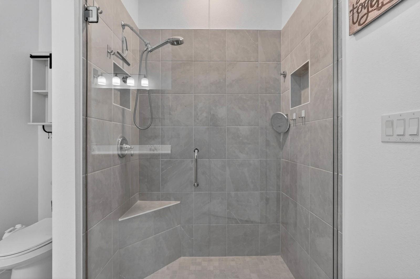 HAMPTON OAKS - Residential