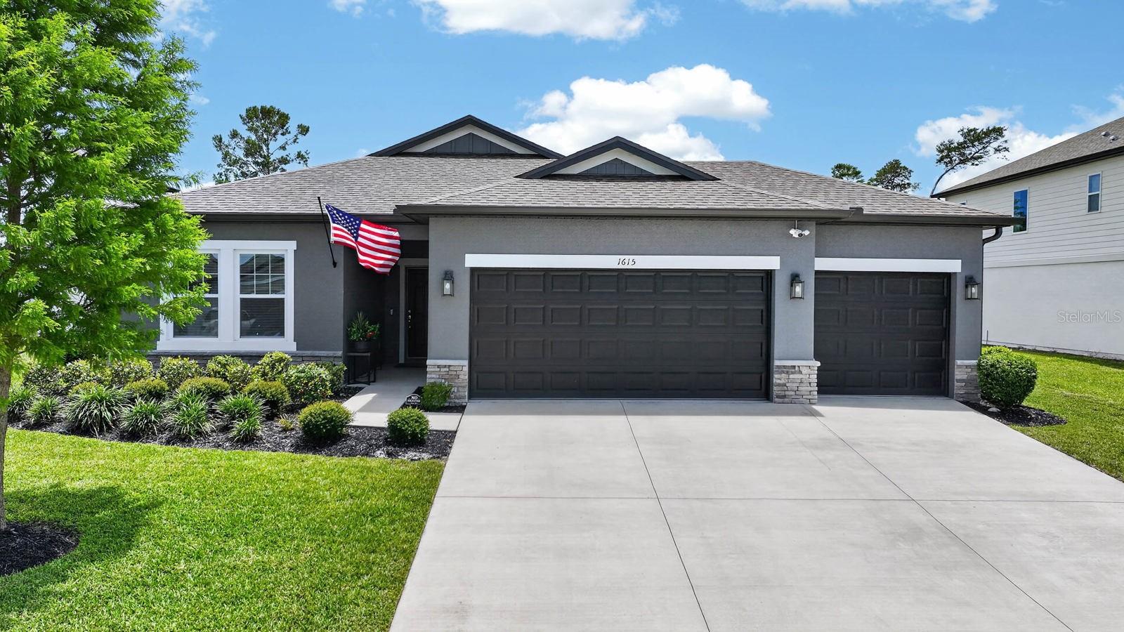 HAMPTON OAKS - Residential