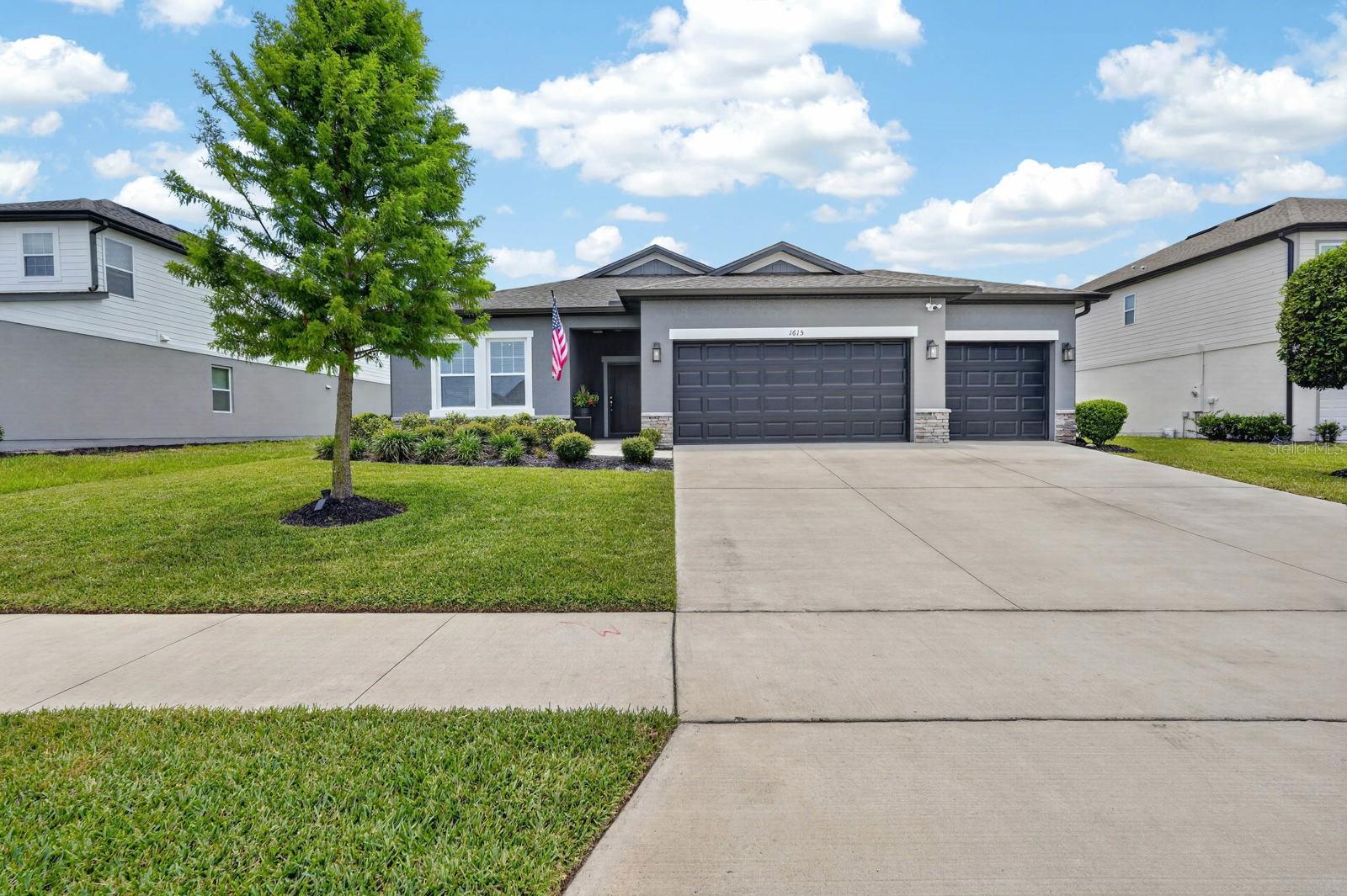 HAMPTON OAKS - Residential