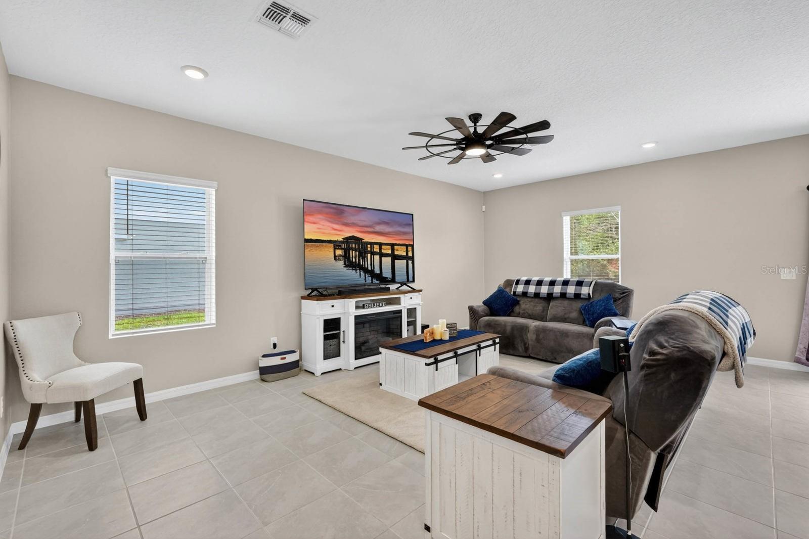 HAMPTON OAKS - Residential