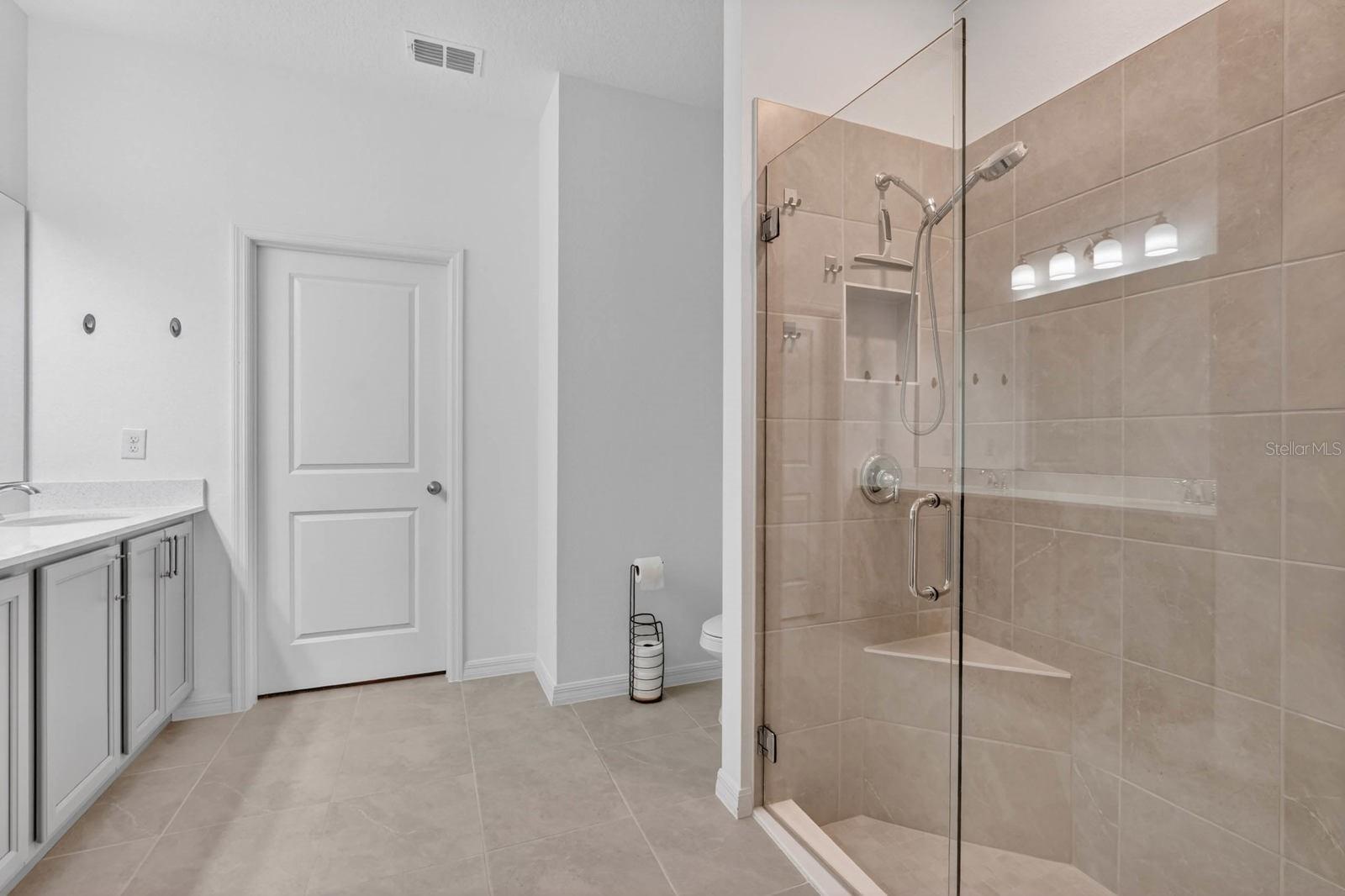 HAMPTON OAKS - Residential