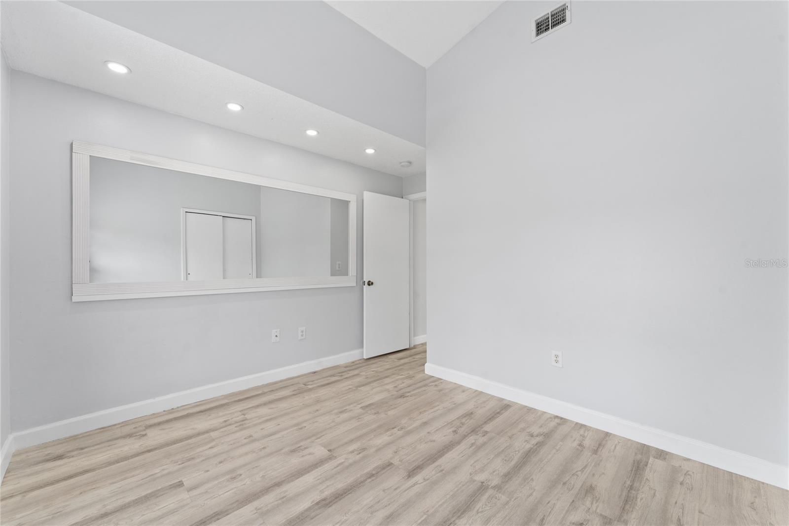 GREENPOINTE - Residential