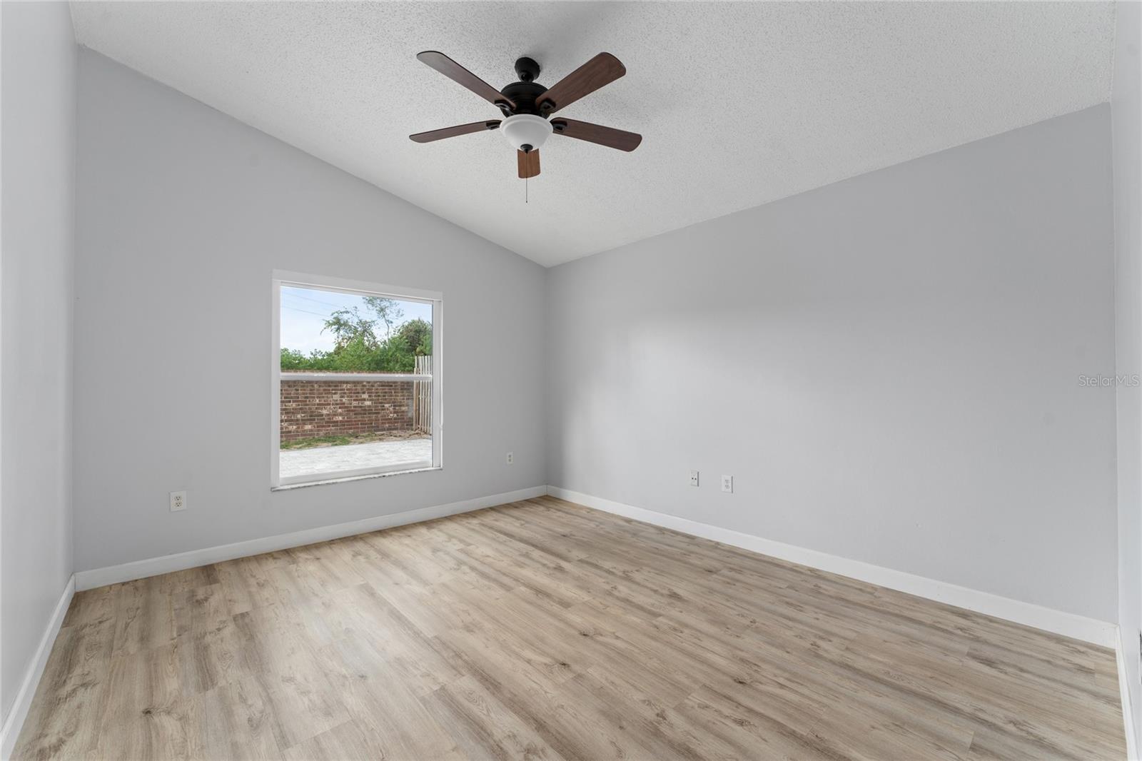 GREENPOINTE - Residential