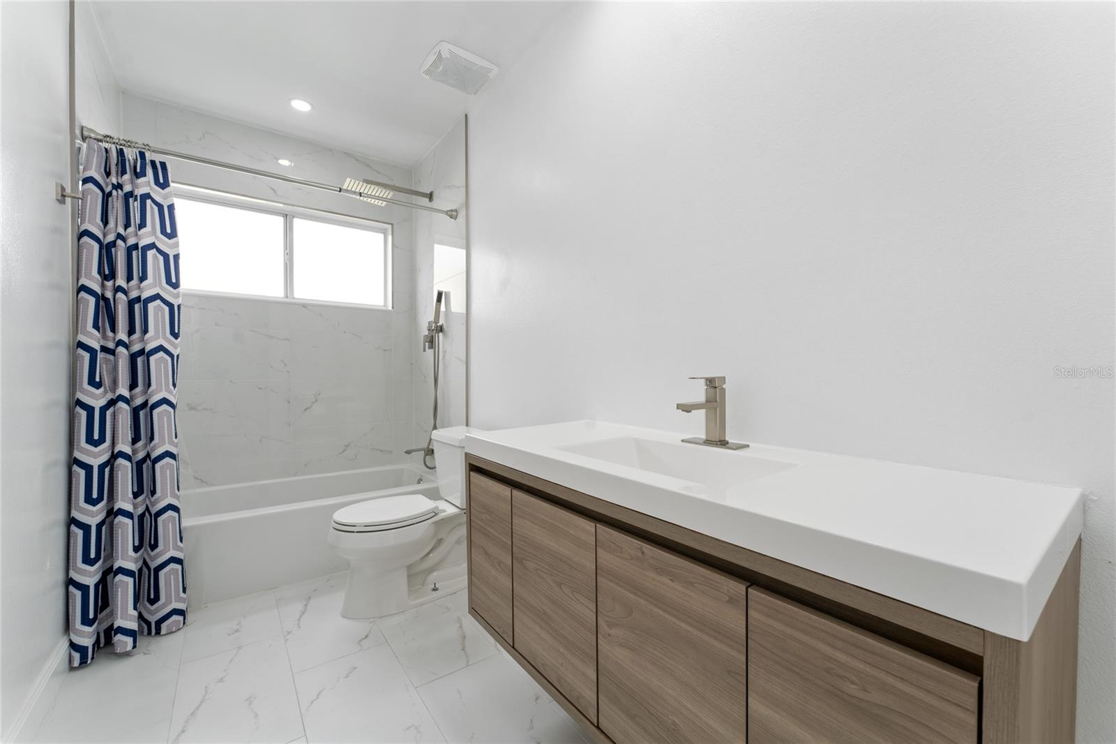 GREENPOINTE - Residential