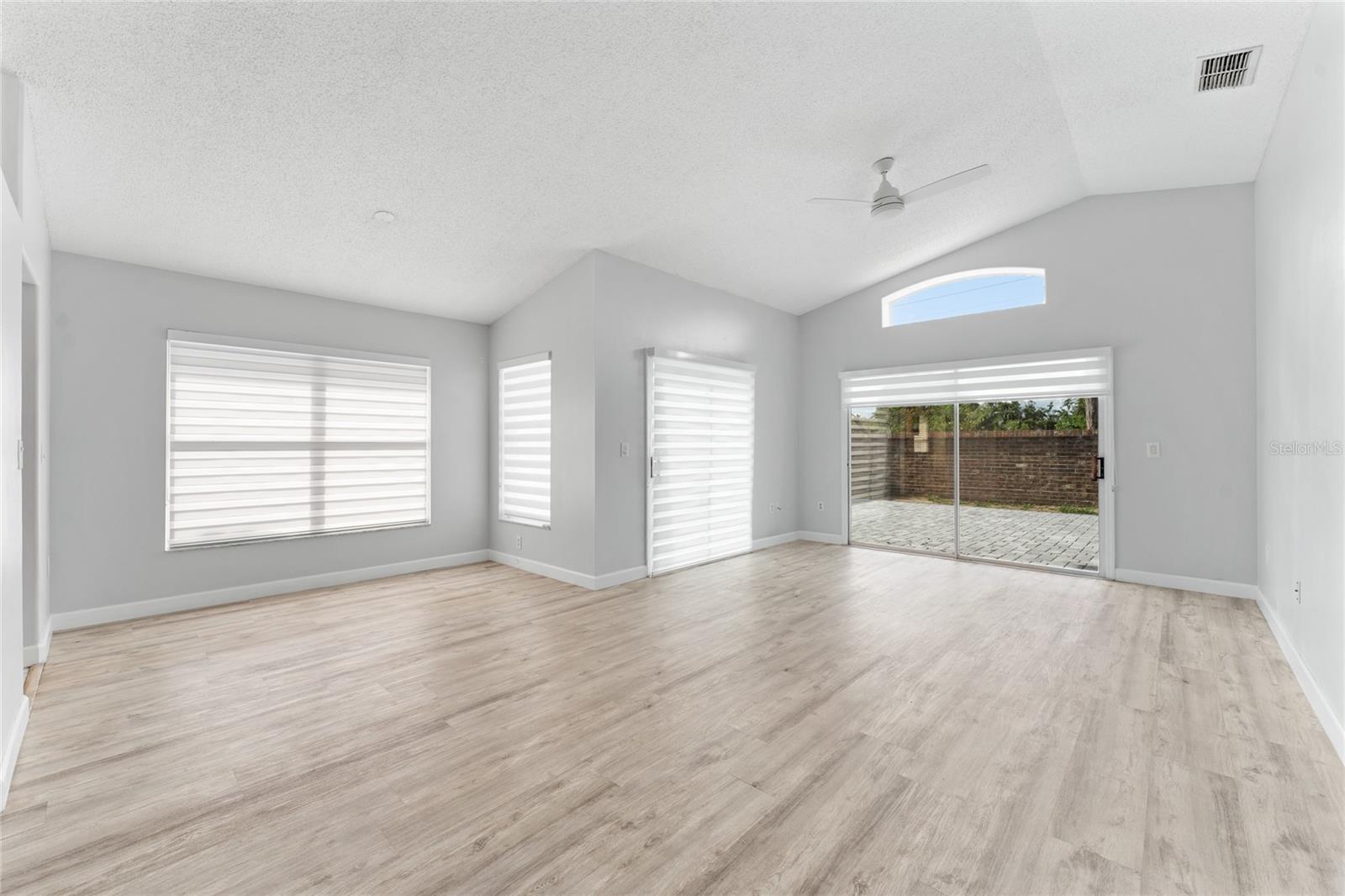 GREENPOINTE - Residential