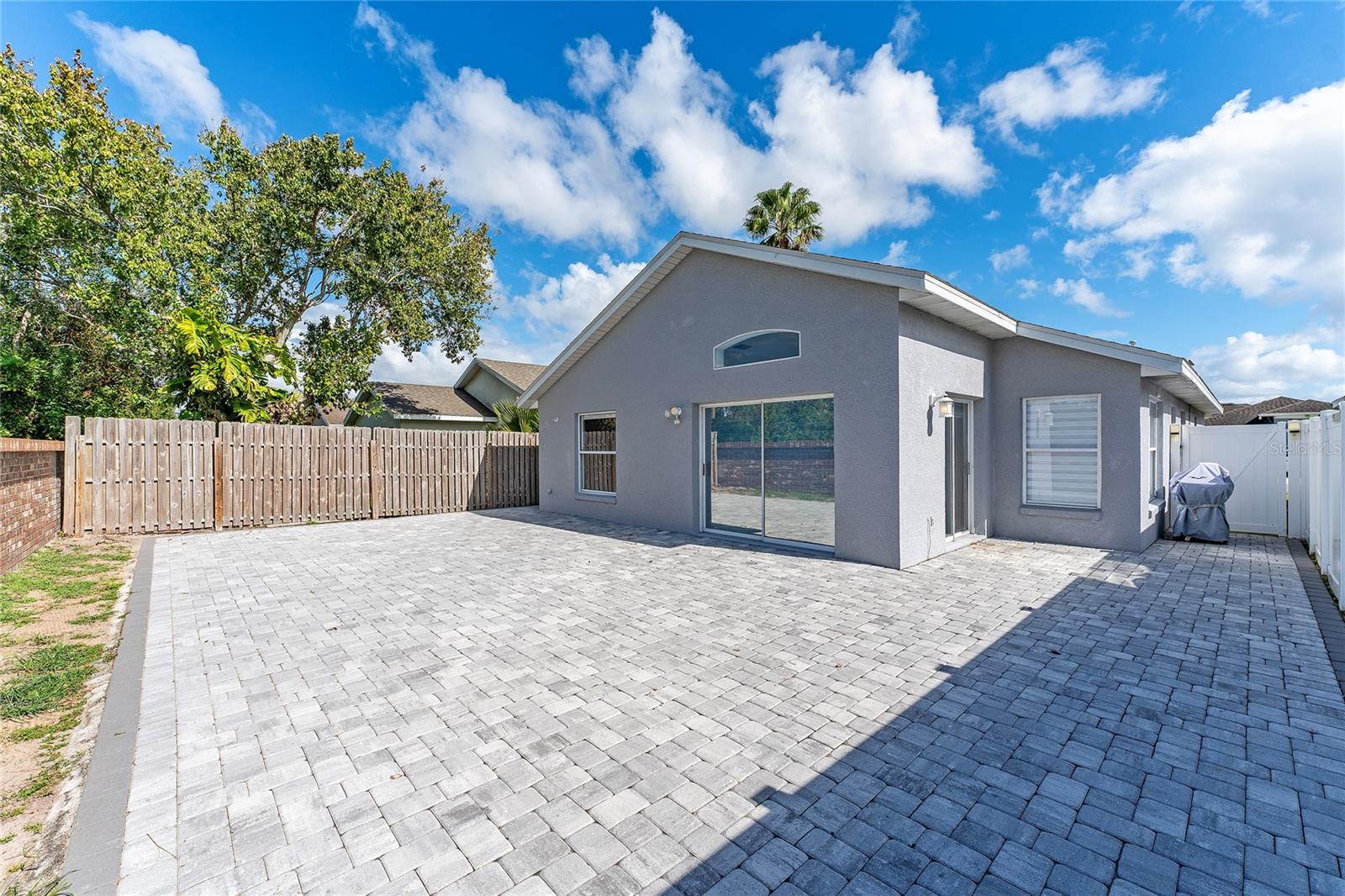 GREENPOINTE - Residential