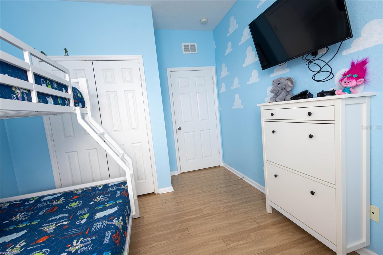 VENTURA AT WINDSOR HILLS CONDO PH 1 - Residential