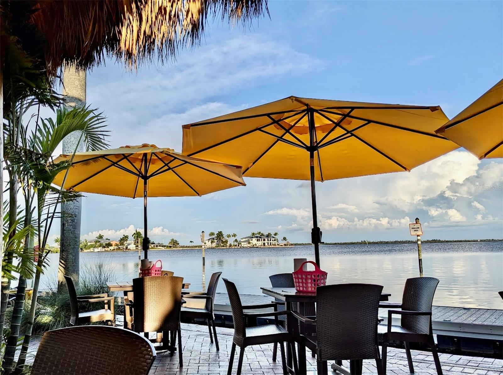 CAPE CORAL - Land