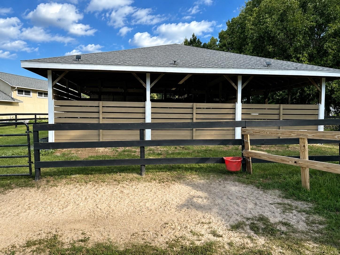MEADOW WOOD FARMS UN #2 - Residential