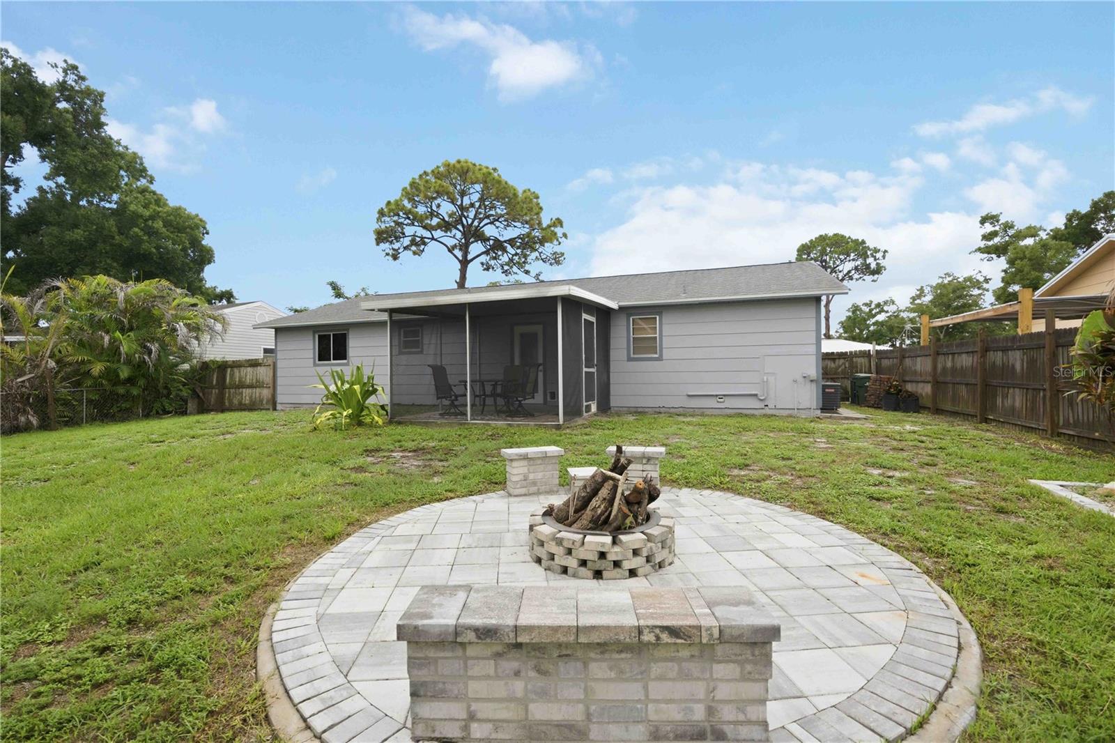 LAKE SARASOTA - Residential