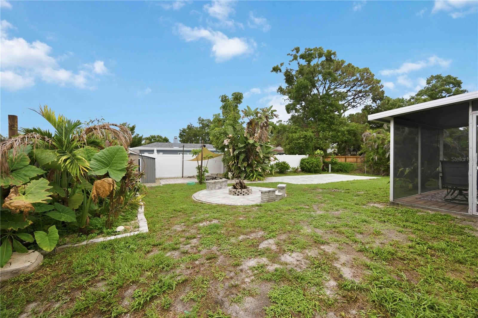 LAKE SARASOTA - Residential