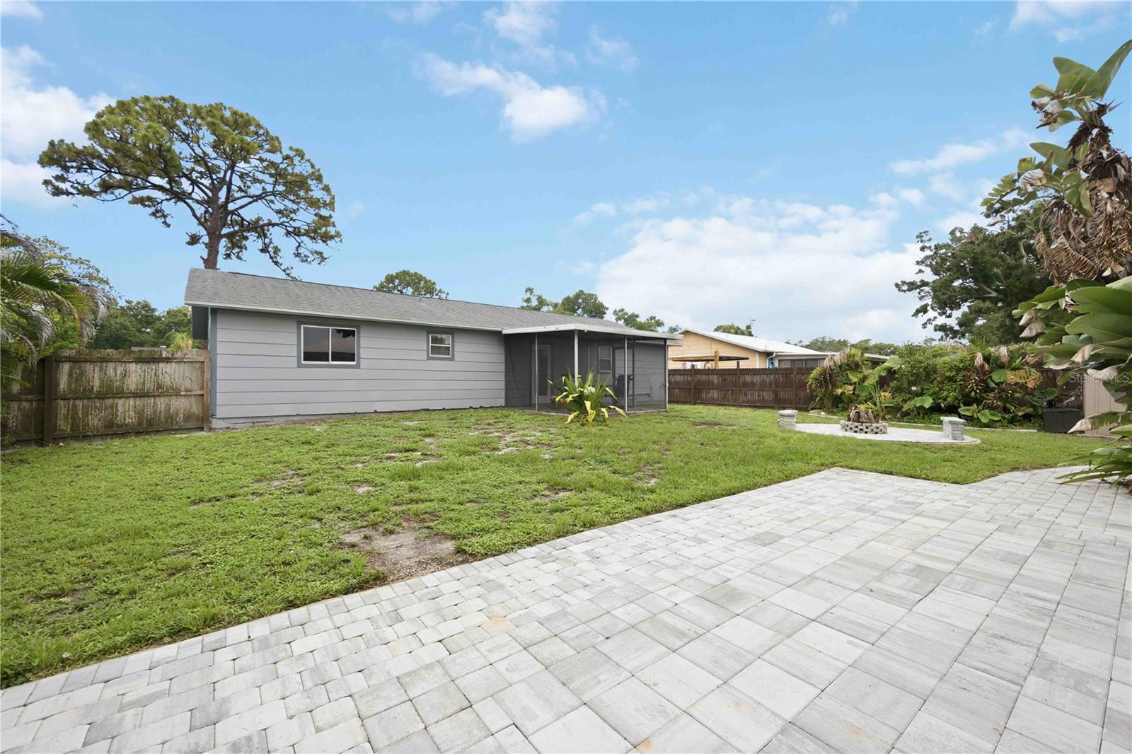 LAKE SARASOTA - Residential