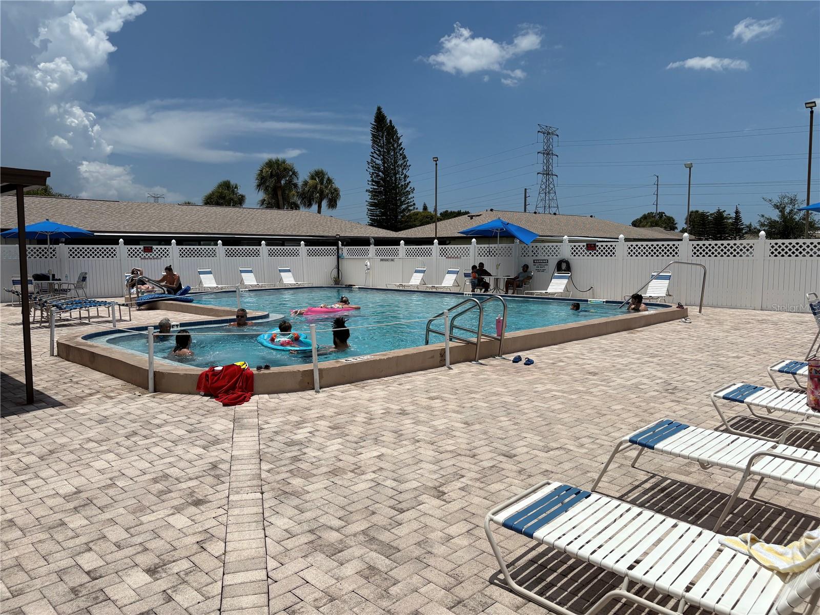 HILL CREST VILLAS - Residential
