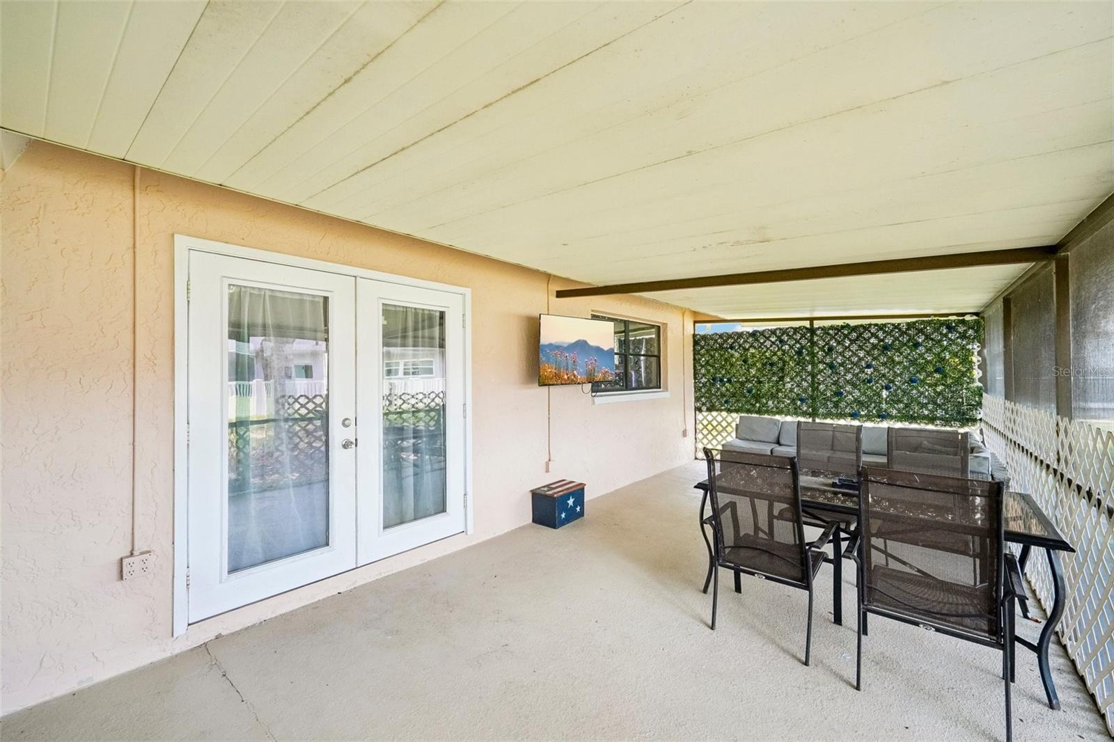 RAVENSWOOD VILLAGE - Residential