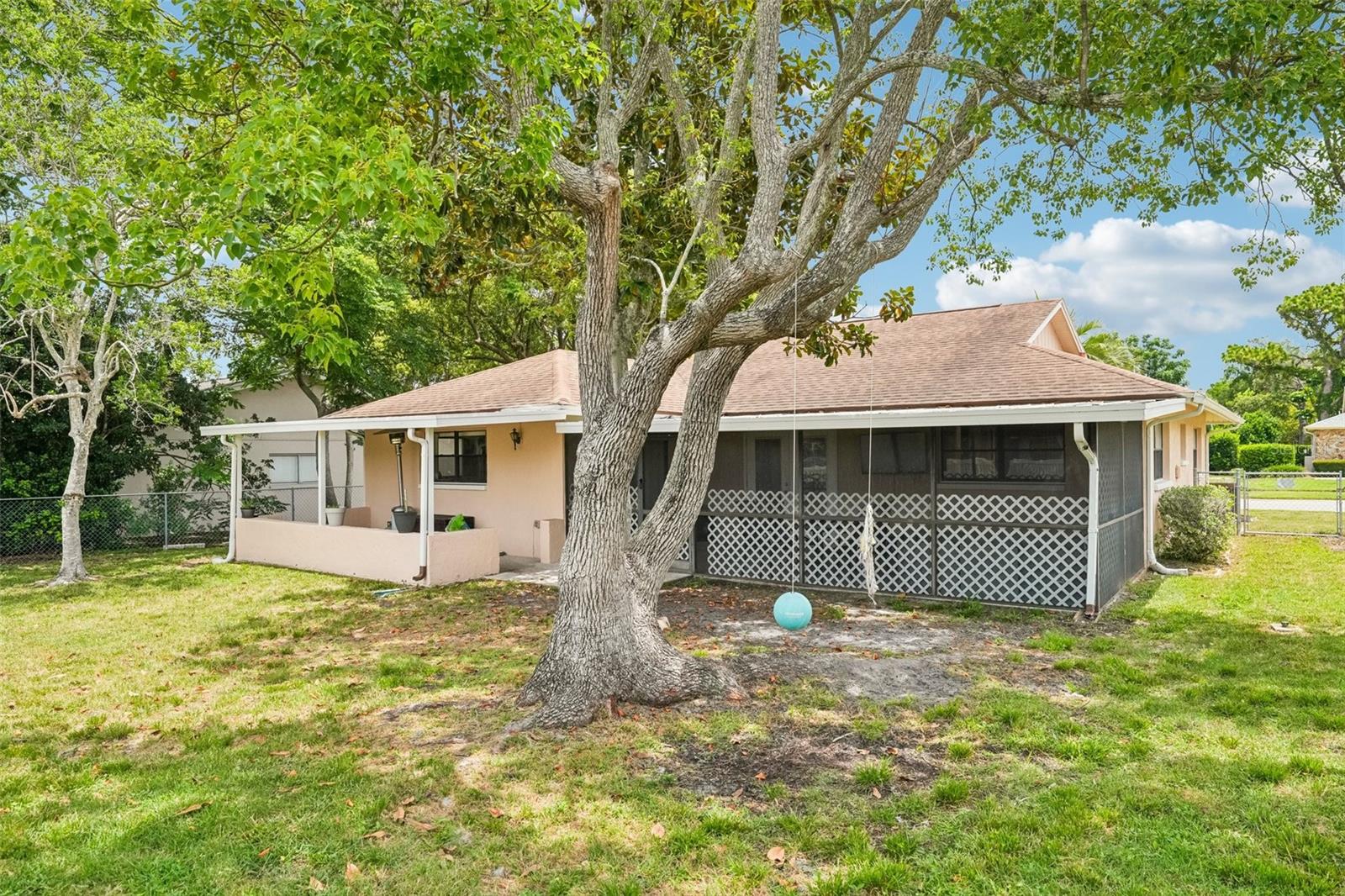 RAVENSWOOD VILLAGE - Residential
