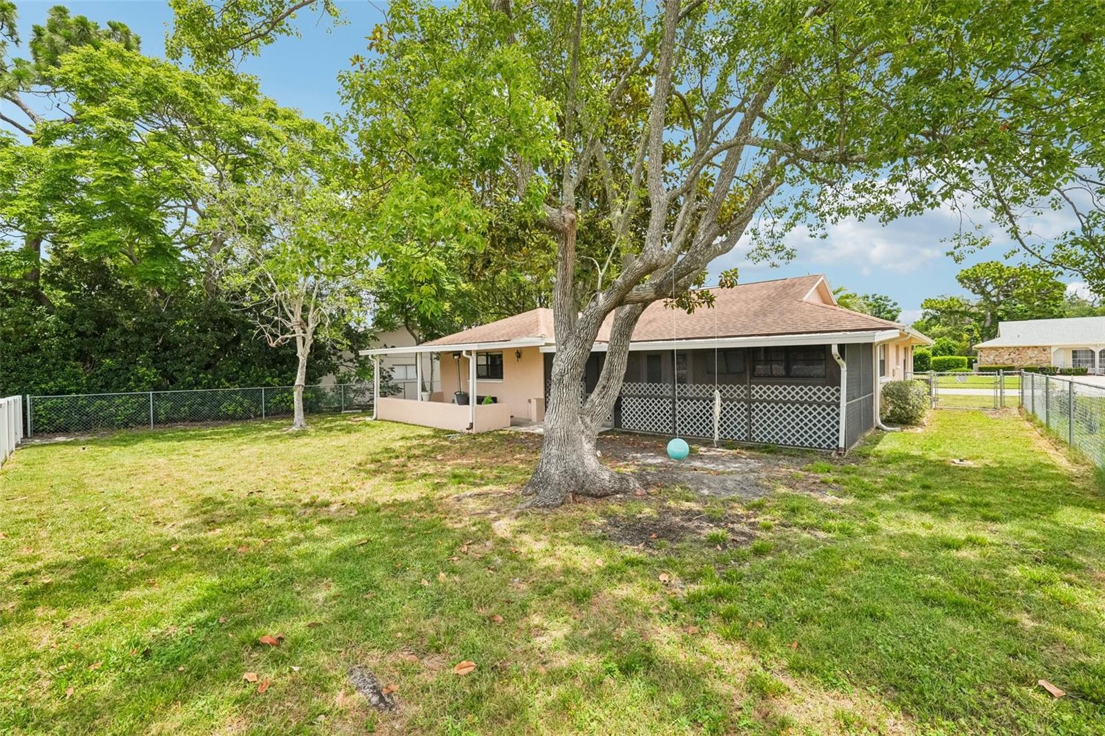 RAVENSWOOD VILLAGE - Residential
