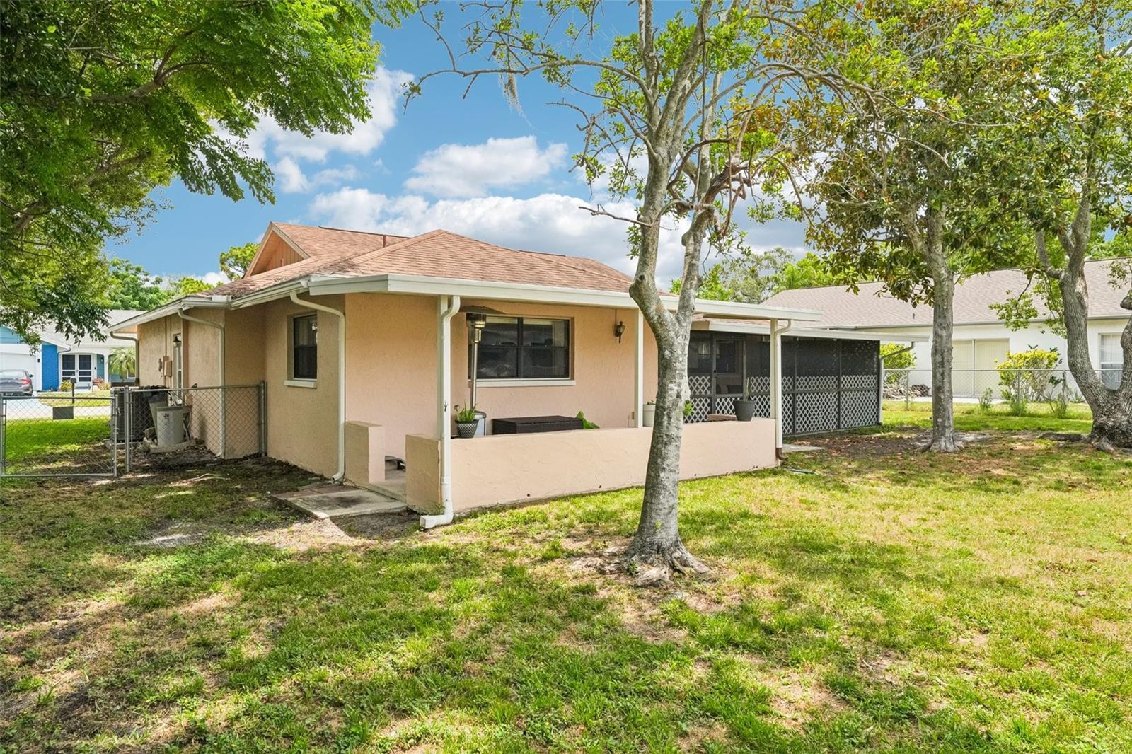 RAVENSWOOD VILLAGE - Residential
