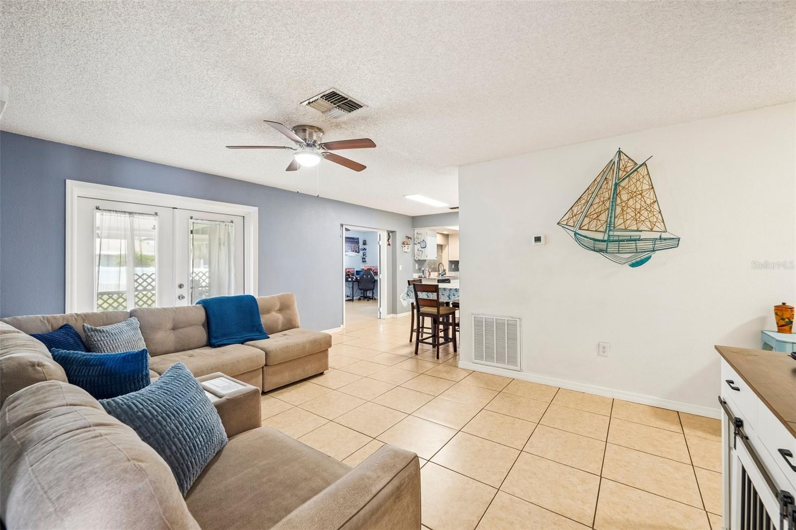 RAVENSWOOD VILLAGE - Residential