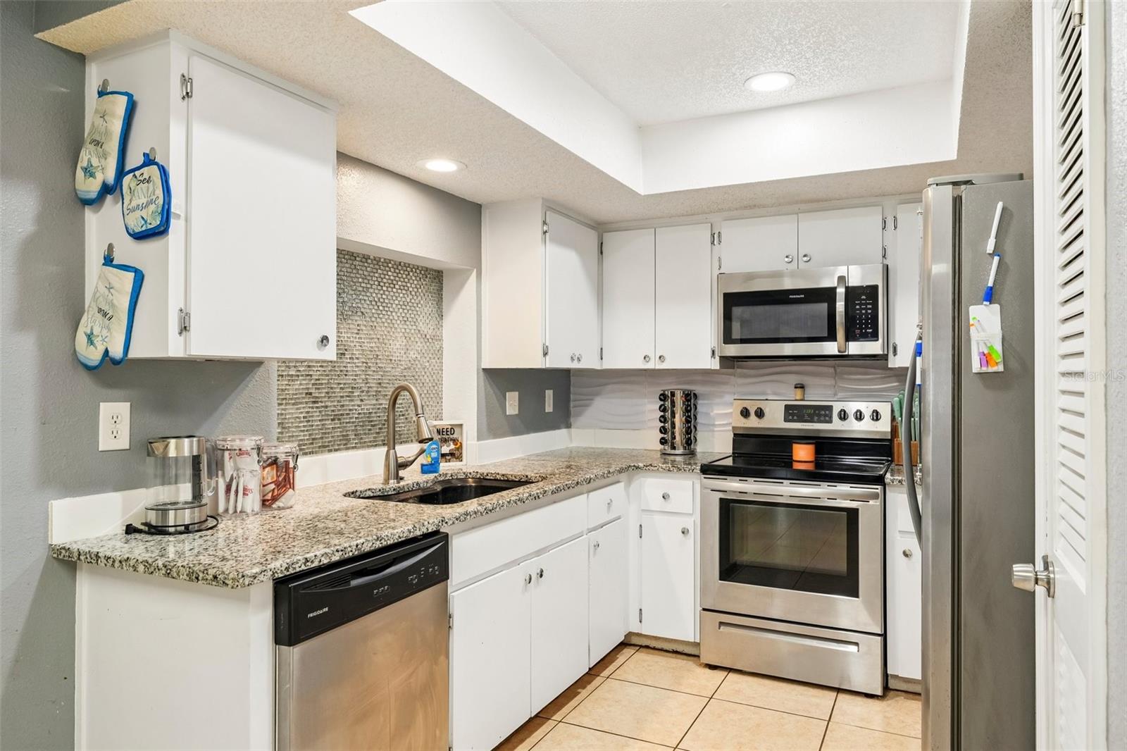 RAVENSWOOD VILLAGE - Residential