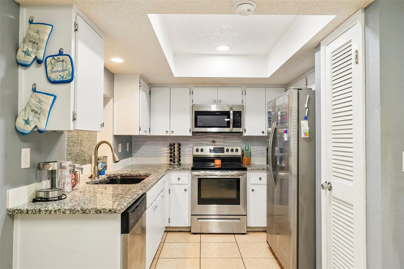 RAVENSWOOD VILLAGE - Residential
