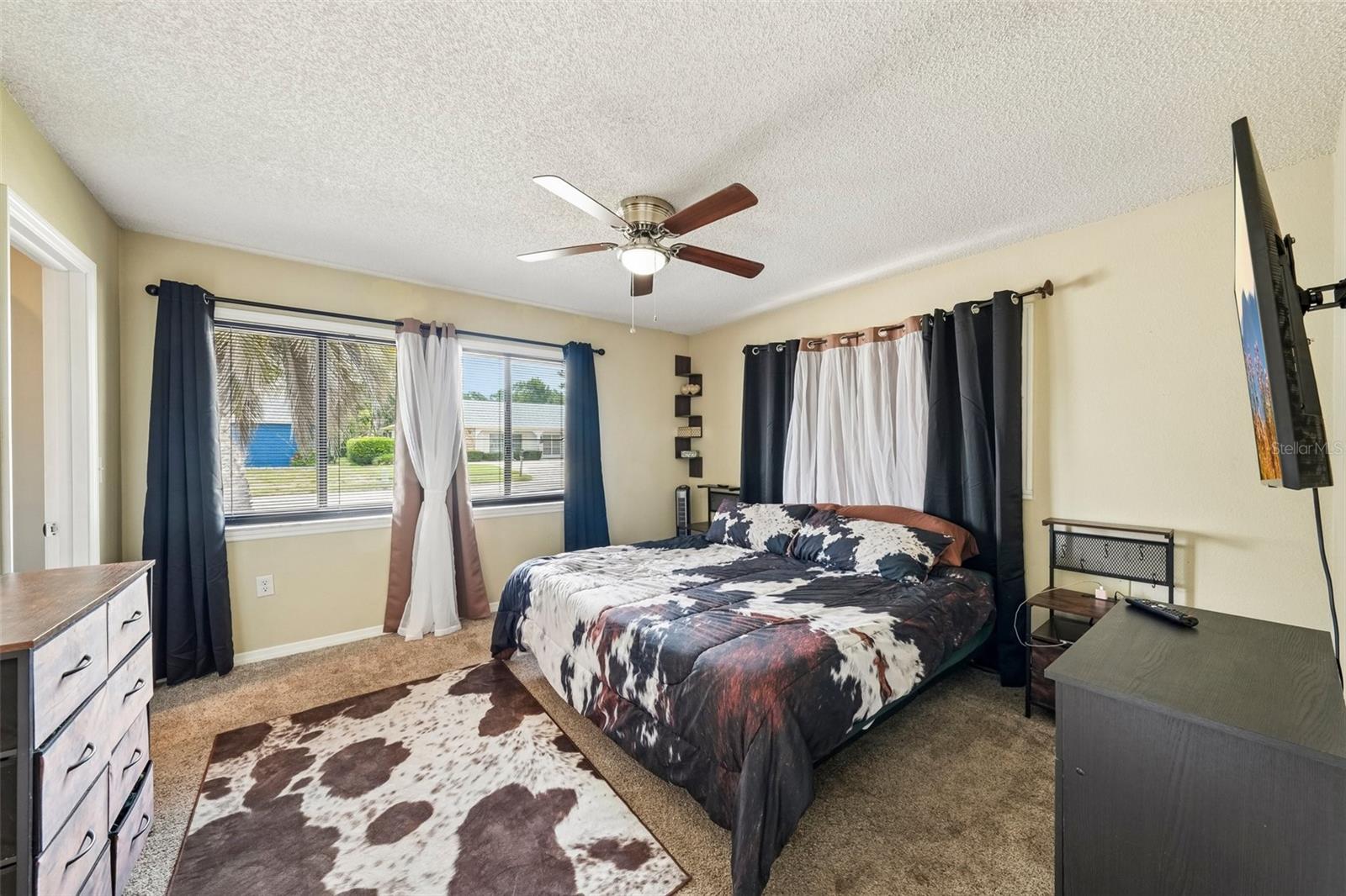RAVENSWOOD VILLAGE - Residential