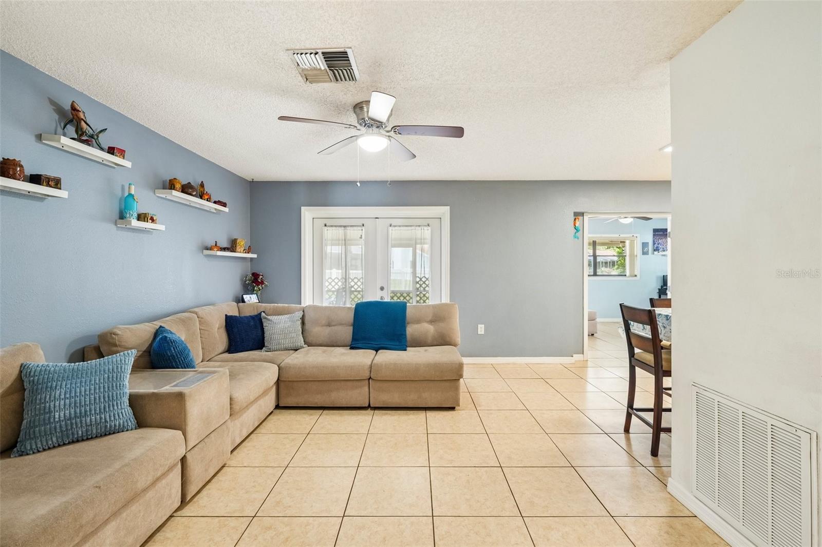 RAVENSWOOD VILLAGE - Residential