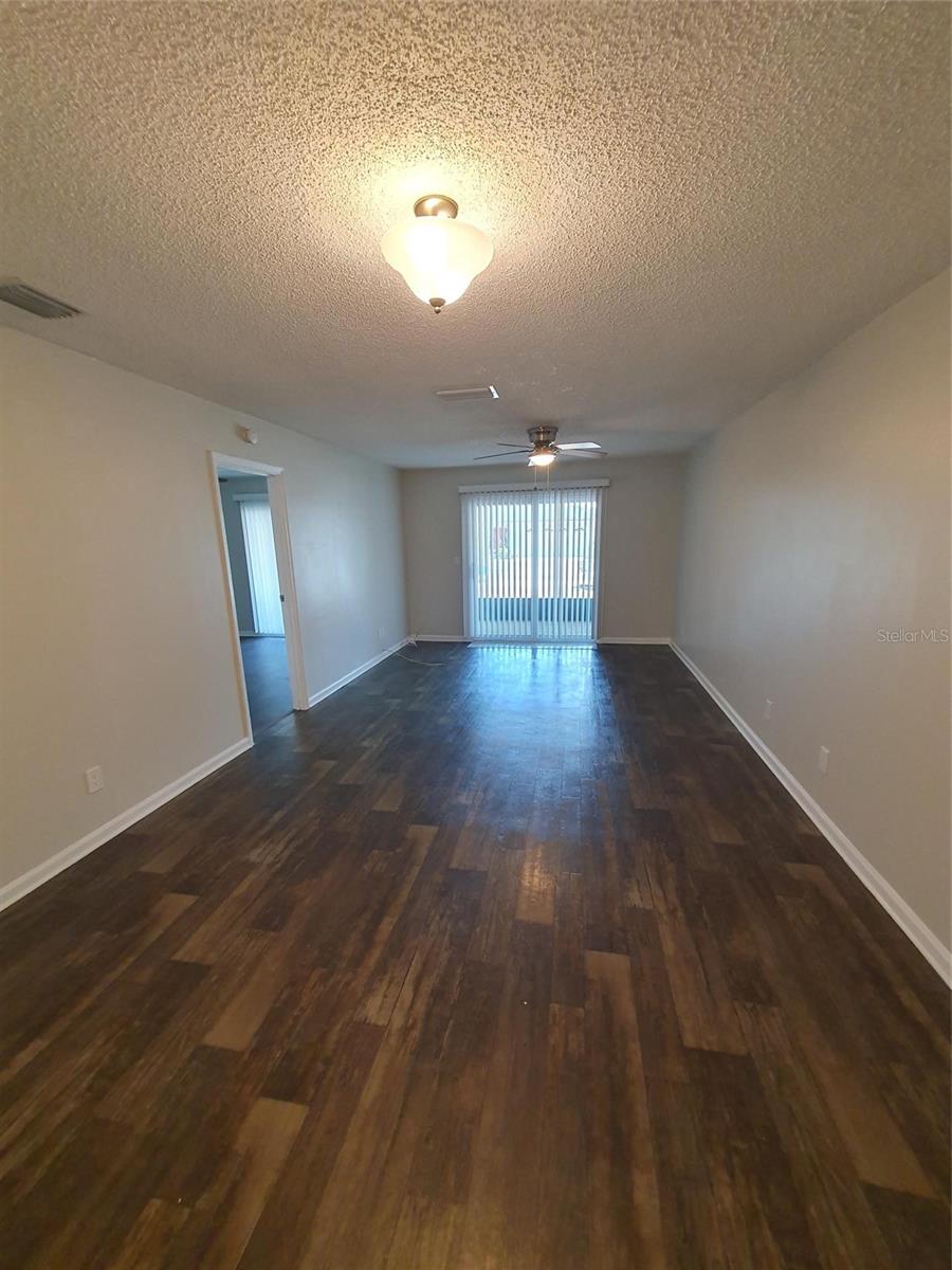 HIDDEN LAKE VILLAS - Residential Lease