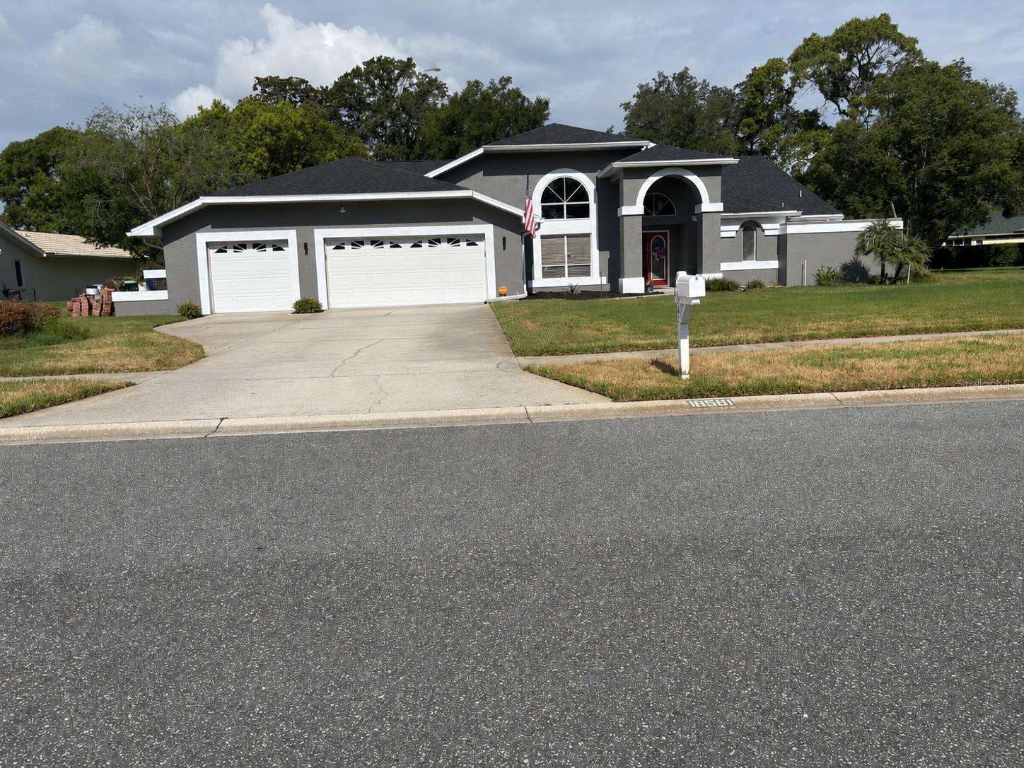 AUTUMN OAKS - Residential