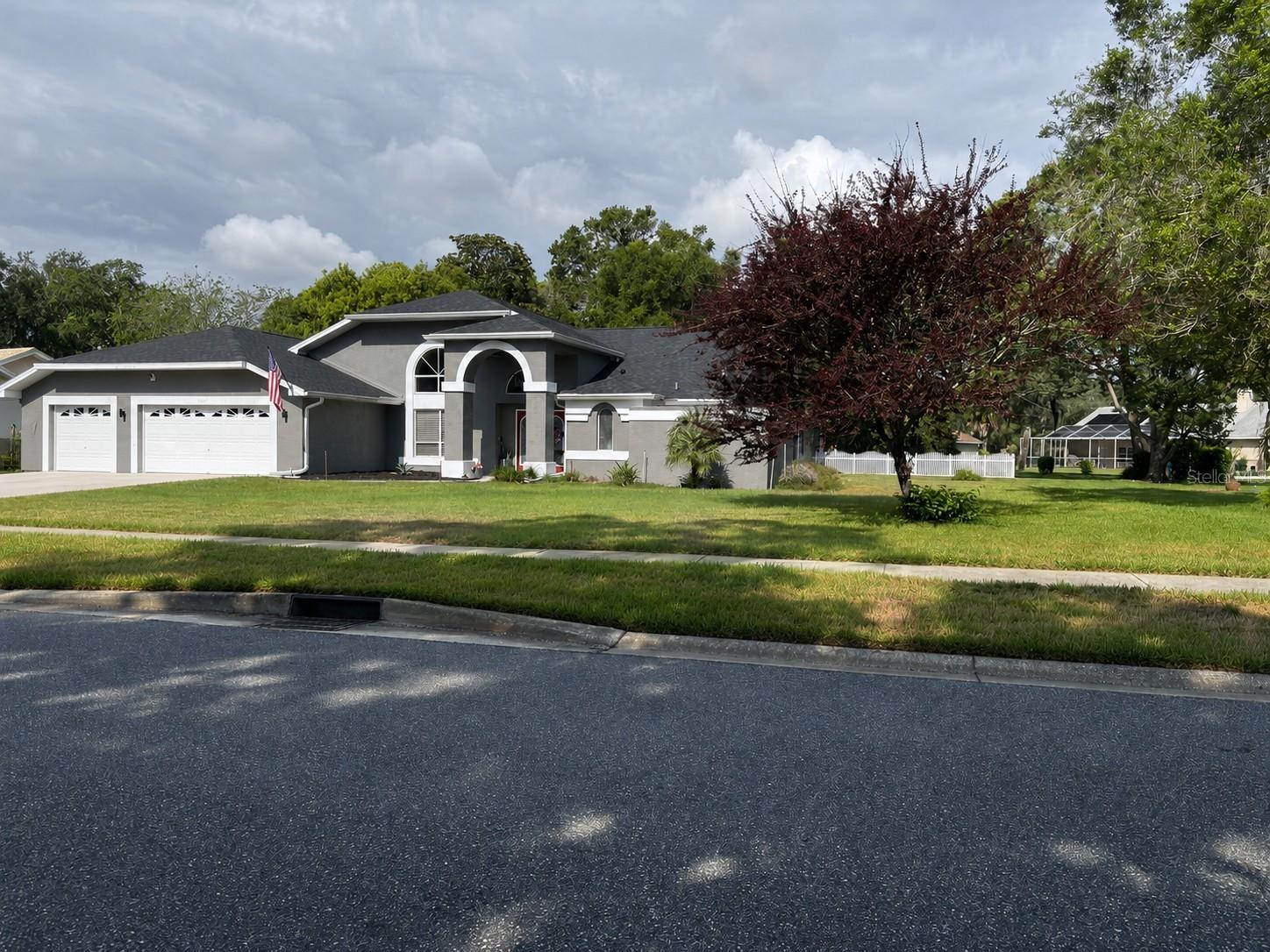 AUTUMN OAKS - Residential