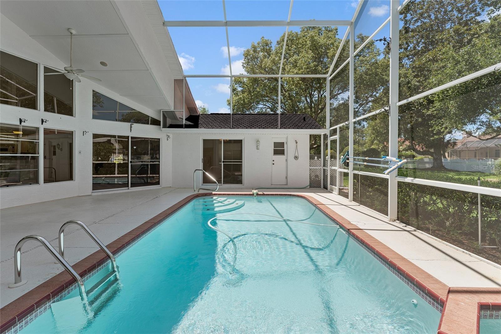 AUTUMN OAKS - Residential