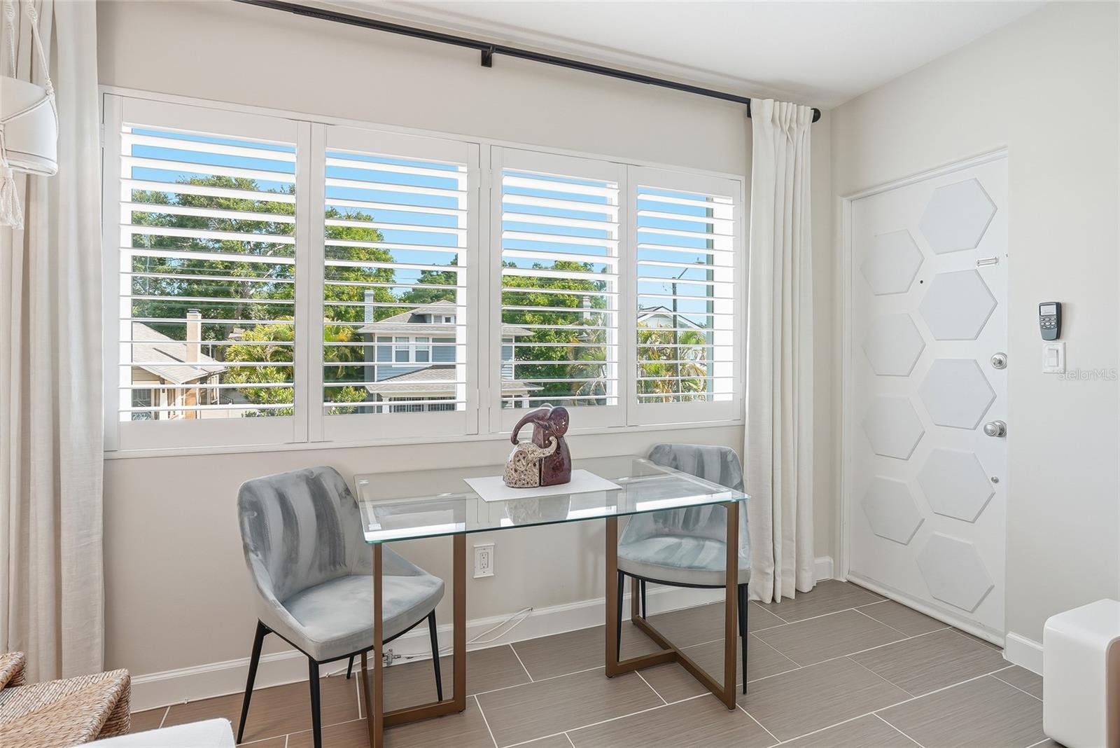 DUNBAR THE CONDO - Residential