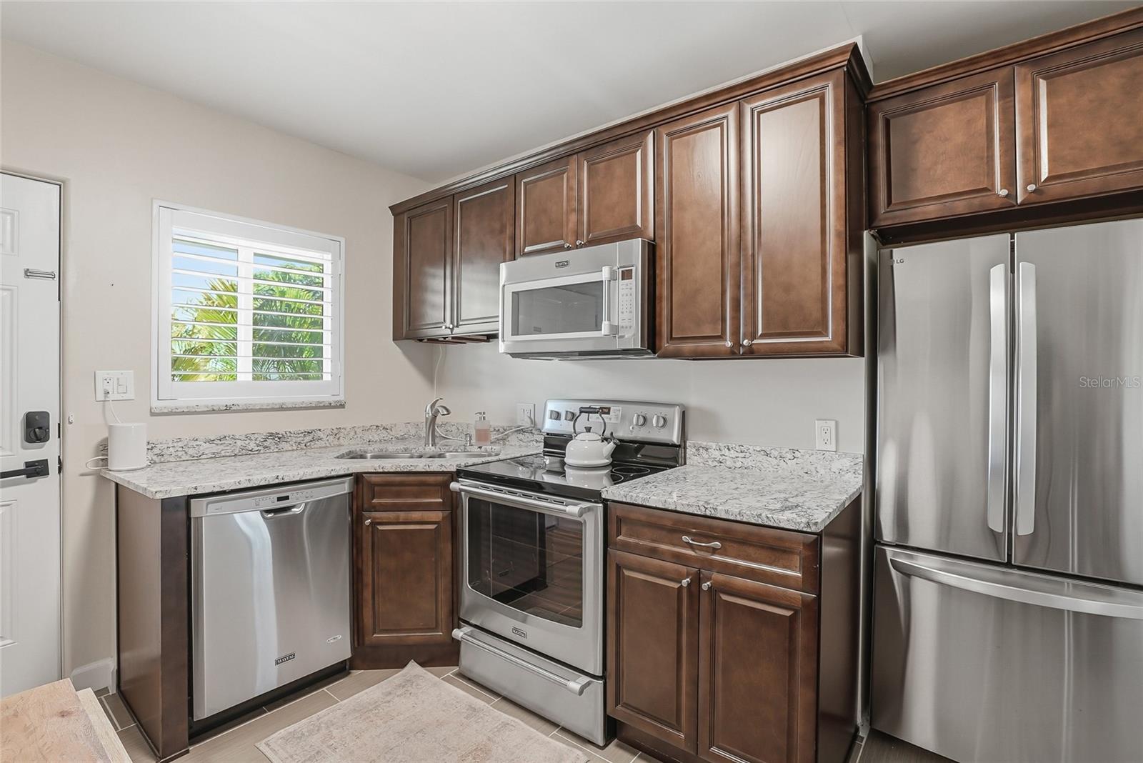 DUNBAR THE CONDO - Residential